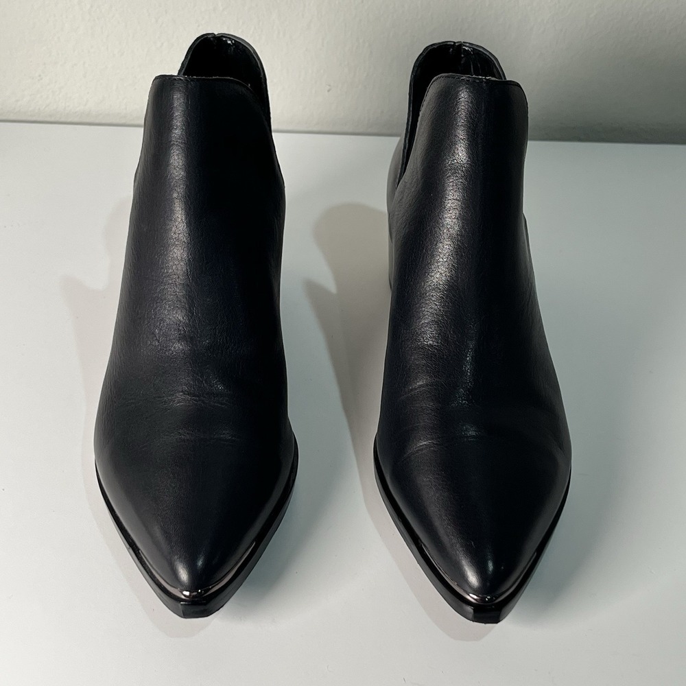 Marc Fisher Women's Yilda Cut Out Black Leather‎ Boots Sz 7 Western Bootie - Picture 3 of 10